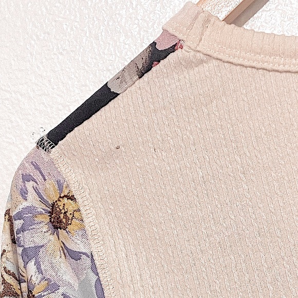 ✌🏼 #1334 Color Block Floral Contrast Gorgeous Tee - Picture 16 of 17